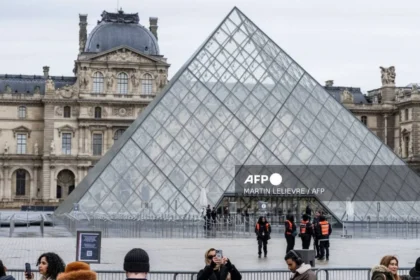 Francia anuncia el equipo para la renovación del Museo del Louvre
