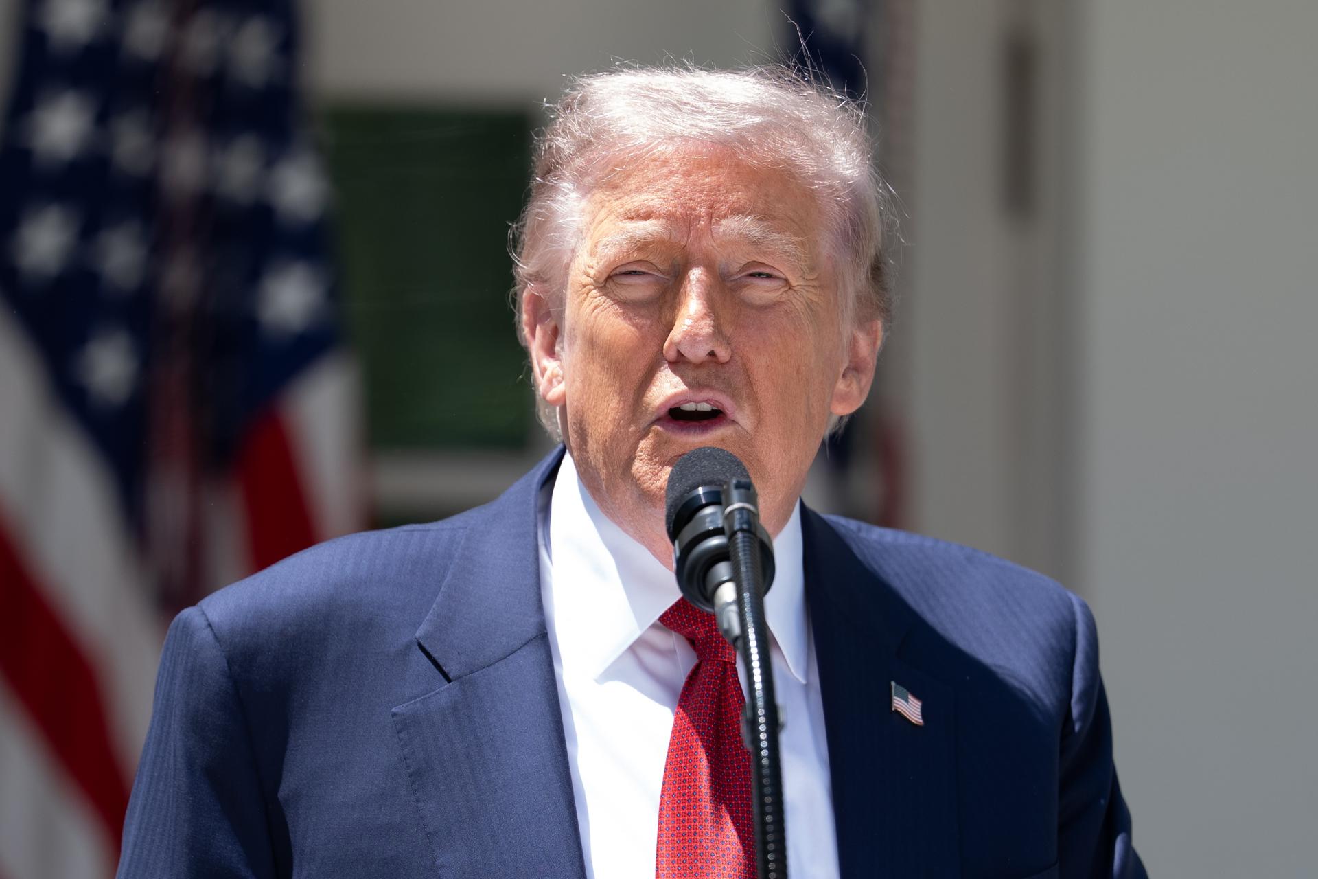Trump exige acuerdo definitivo a Irán para evitar escalada bélica
