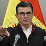 Presidente de Bolivia convoca diálogo nacional y descarta renuncia