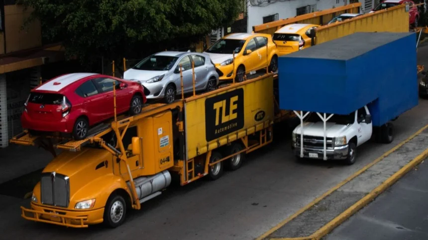 Industria automotriz mexicana firma Acuerdo de Quito en Ecuador