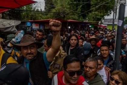 César Cravioto negocia con CNTE para evitar choques en Tlalpan