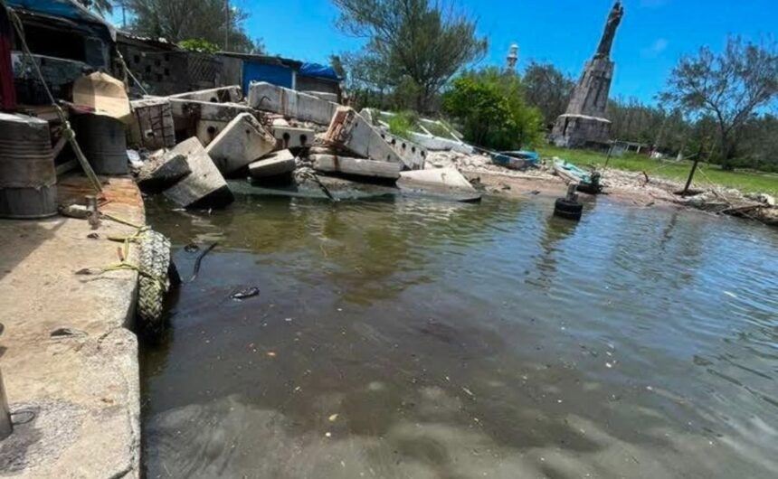 Pescadores alertan por mancha en río Pánuco; Pemex niega fuga