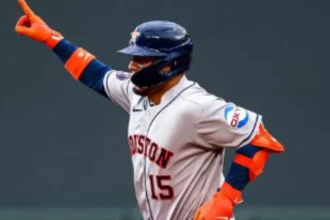 Isaac Paredes supera los 500 hits en MLB y entra al selecto grupo mexicano