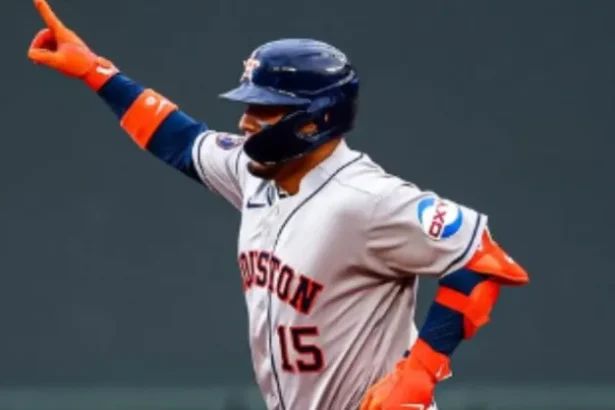 Isaac Paredes supera los 500 hits en MLB y entra al selecto grupo mexicano