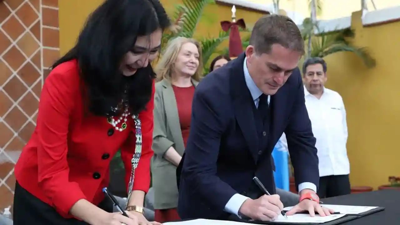 Álvaro Obregón firma convenios con PNUD para desarrollo sostenible