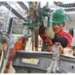 Empleo manufacturero en México suma 39 meses de caídas: Inegi