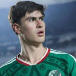 Armando “La Hormiga” González viaja a Grecia y promete volver a Chivas