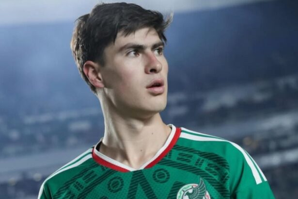 Armando “La Hormiga” González viaja a Grecia y promete volver a Chivas