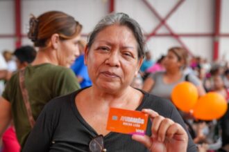 Nuevo León aumenta apoyo a mujeres jefas de familia a 2,000 pesos