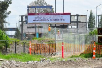 Primer puente de Alameda Oriente será entregado en noviembre 2026