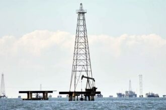 Venezuela analiza su salida de la OPEP tras décadas de membresía