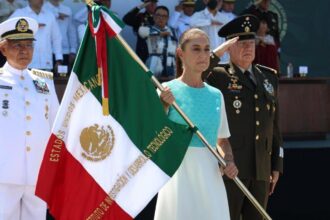 Sheinbaum reconoce a la Armada en su 205 aniversario en Veracruz