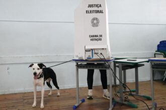 Cierran urnas en Brasil y comienza el conteo de votos clave